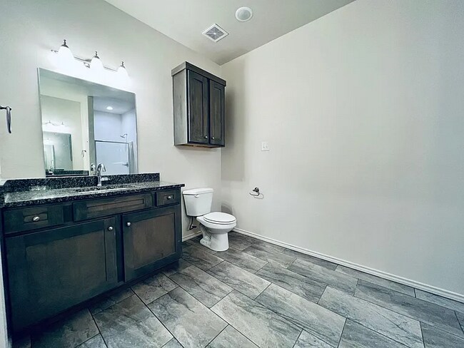 Building Photo - 5518 Kemper St