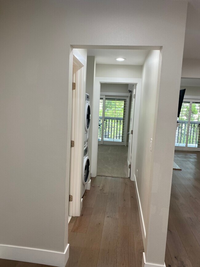 Building Photo - 7890 E Spring St