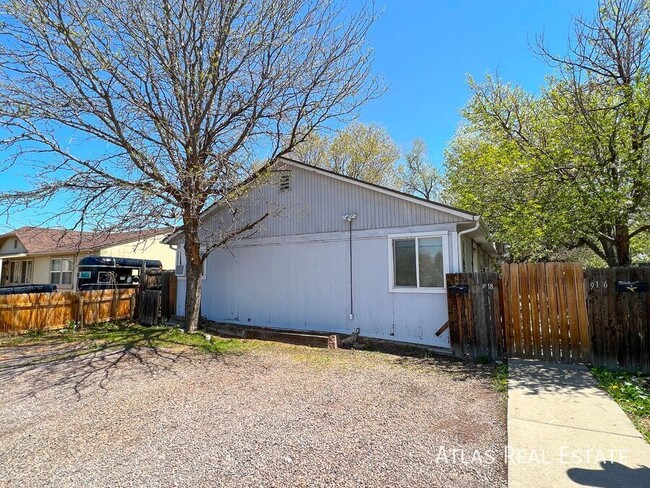 Building Photo - 3 Bedroom, 1 Bath in the Villa Park Neighb...