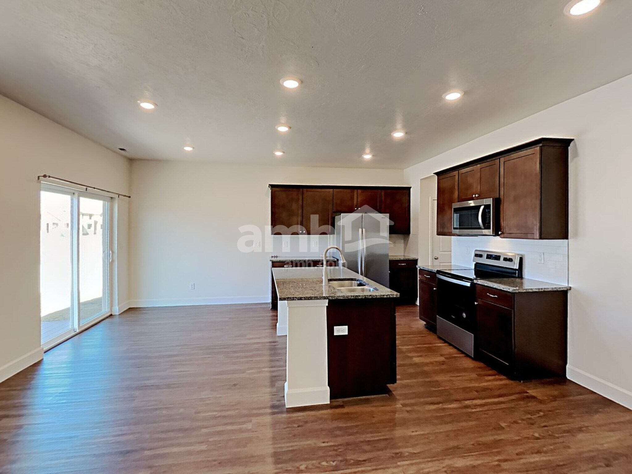 Building Photo - 373 North St