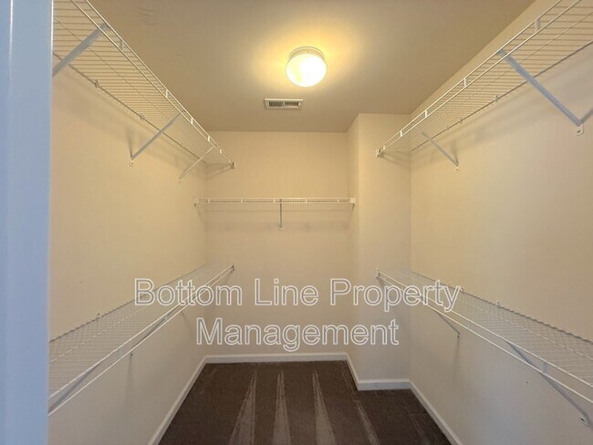 Building Photo - 4020 Zilker Park Dr