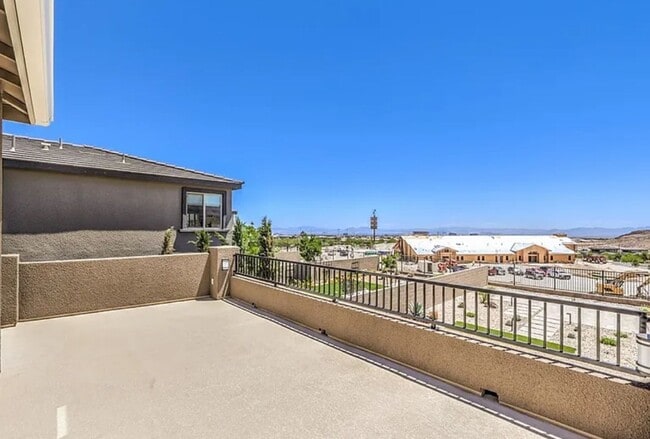 Building Photo - Summerlin Stunner- Spacious Backyard, Stri...