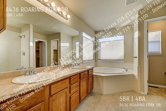 Building Photo - 8436 Roaring Fork Dr