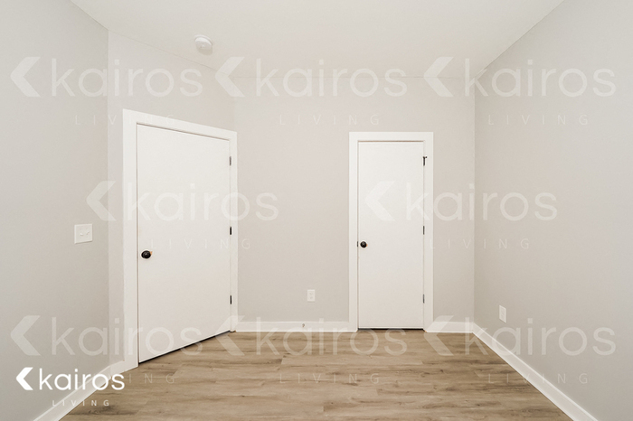 Building Photo - 647 White Oak Cir