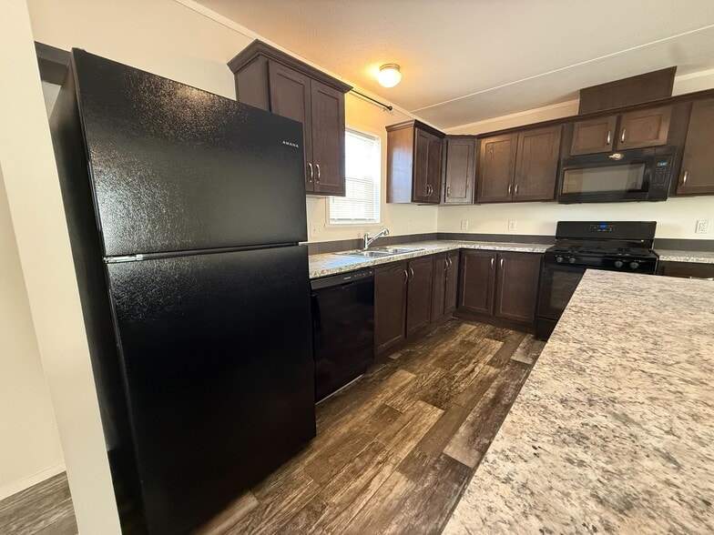 Building Photo - 11977 Springbrook Ct