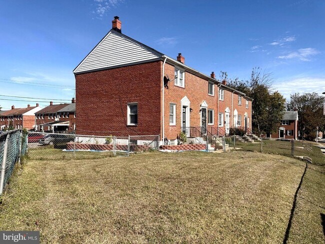 Building Photo - 1008 Tunbridge Rd