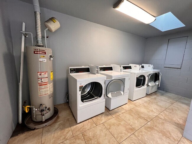 Building Photo - 1710 S Washington Ave