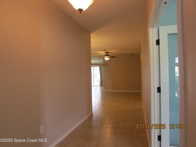 Building Photo - 1708 Maeve Cir