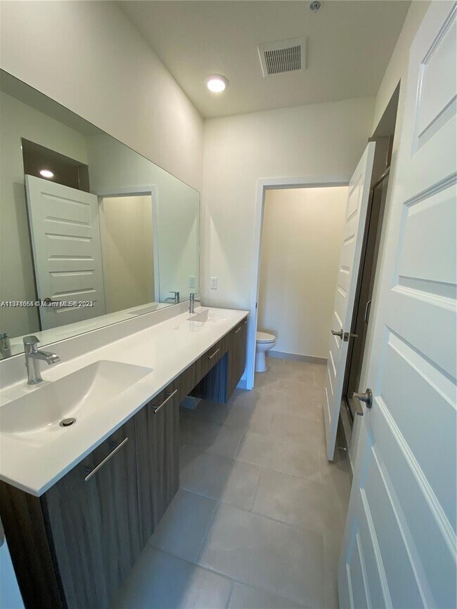 Building Photo - 8363 NW 41st St