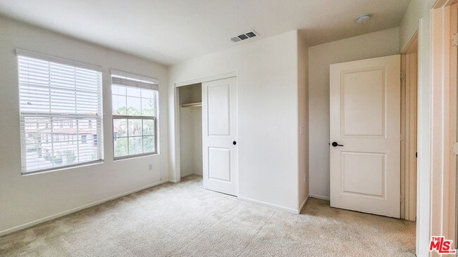 Building Photo - 835 Orchid Way
