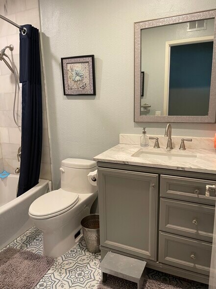 Building Photo - 9212 Pennywood Rd