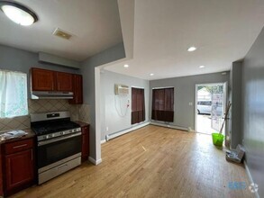 Building Photo - 3 bedroom in Brooklyn NY 11203