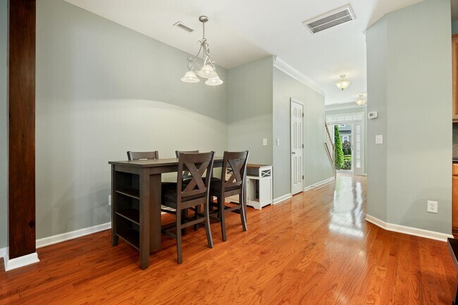 Building Photo - Beautiful 3-Bedroom Townhome in North Raleigh
