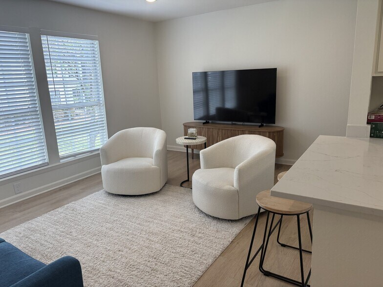 Building Photo - 626 Shug Jordan Pkwy