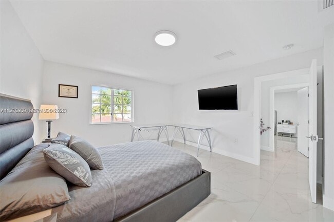 Building Photo - 3436 SW 88th Pl