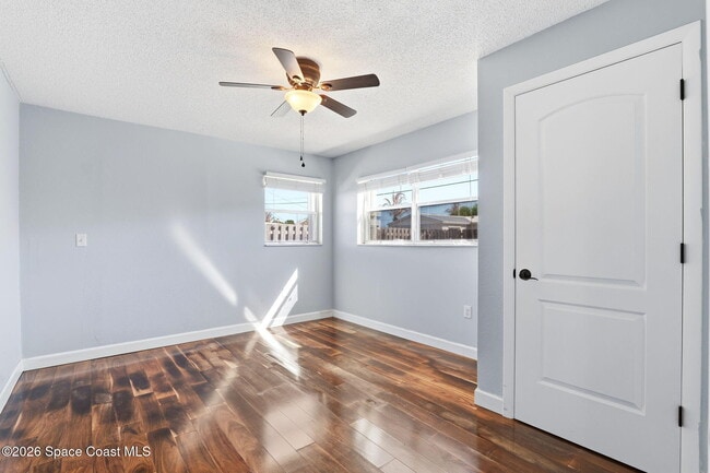 Building Photo - 705 Pelican Dr