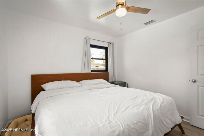 Building Photo - 3506 Claridge Rd E