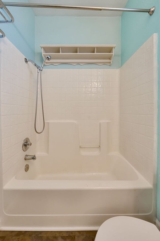 Building Photo - Charming 3-Bed Home in Prime Folsom Locati...