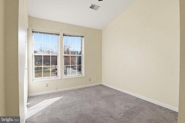 Building Photo - 6203 Abbottsbury Row