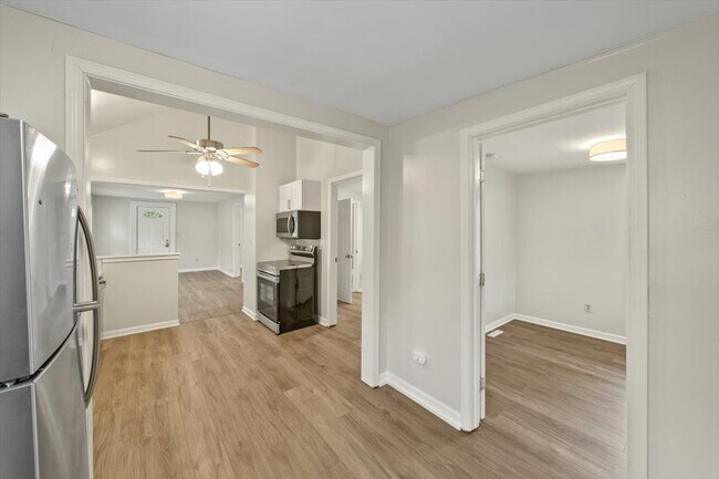Building Photo - 4459 Fisher St