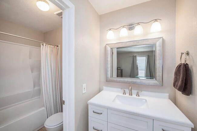 Master Bathroom - 455 Alt 19 S