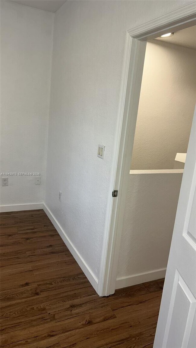 Building Photo - 10740 NW 83rd St