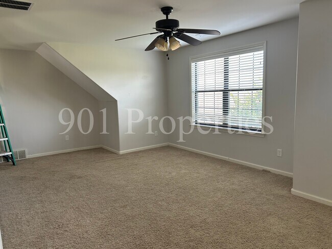 Building Photo - 14383 Buttercup Dr