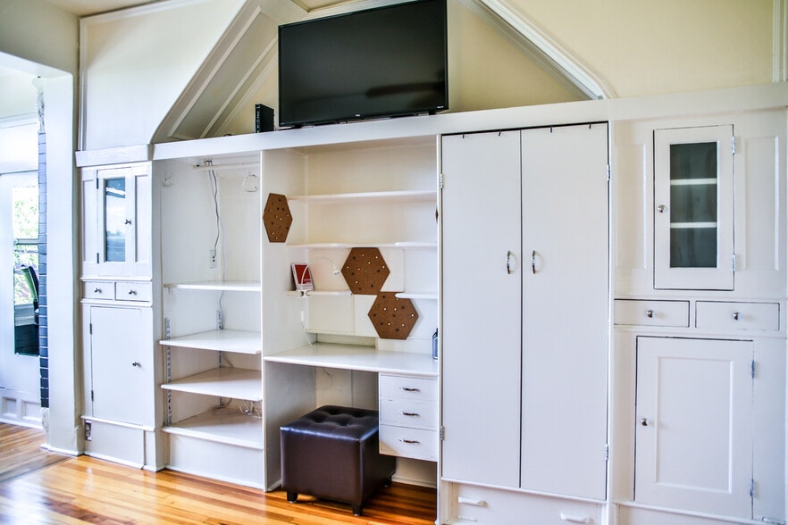 Small built-in desk also provides space for working from home! - 726 East 16th Avenue
