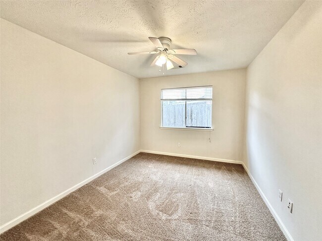 Building Photo - 3907 Crystal Pass Ct