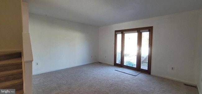 Building Photo - 10 Woodfield Dr