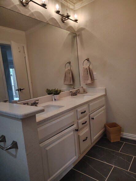 Building Photo - 1208 Calico Ln