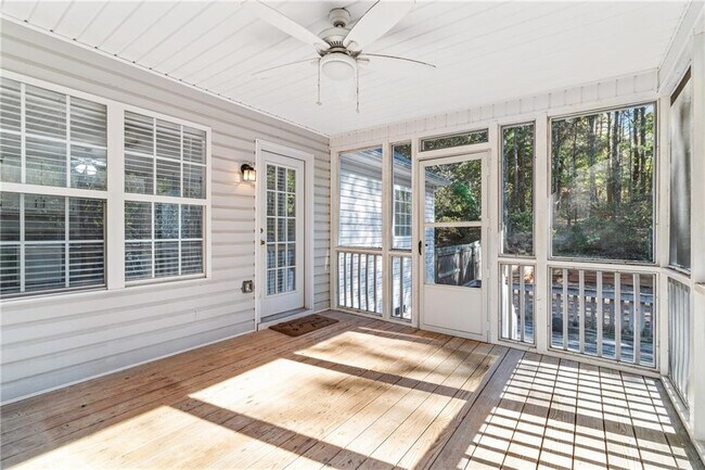 Building Photo - 204 Red Fox Ct