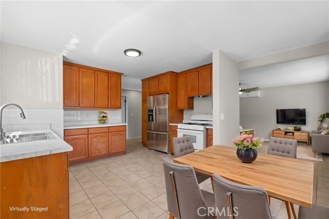 Building Photo - 207 Flora St