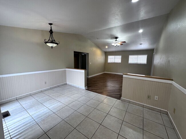 Building Photo - 576 Citadel Rd