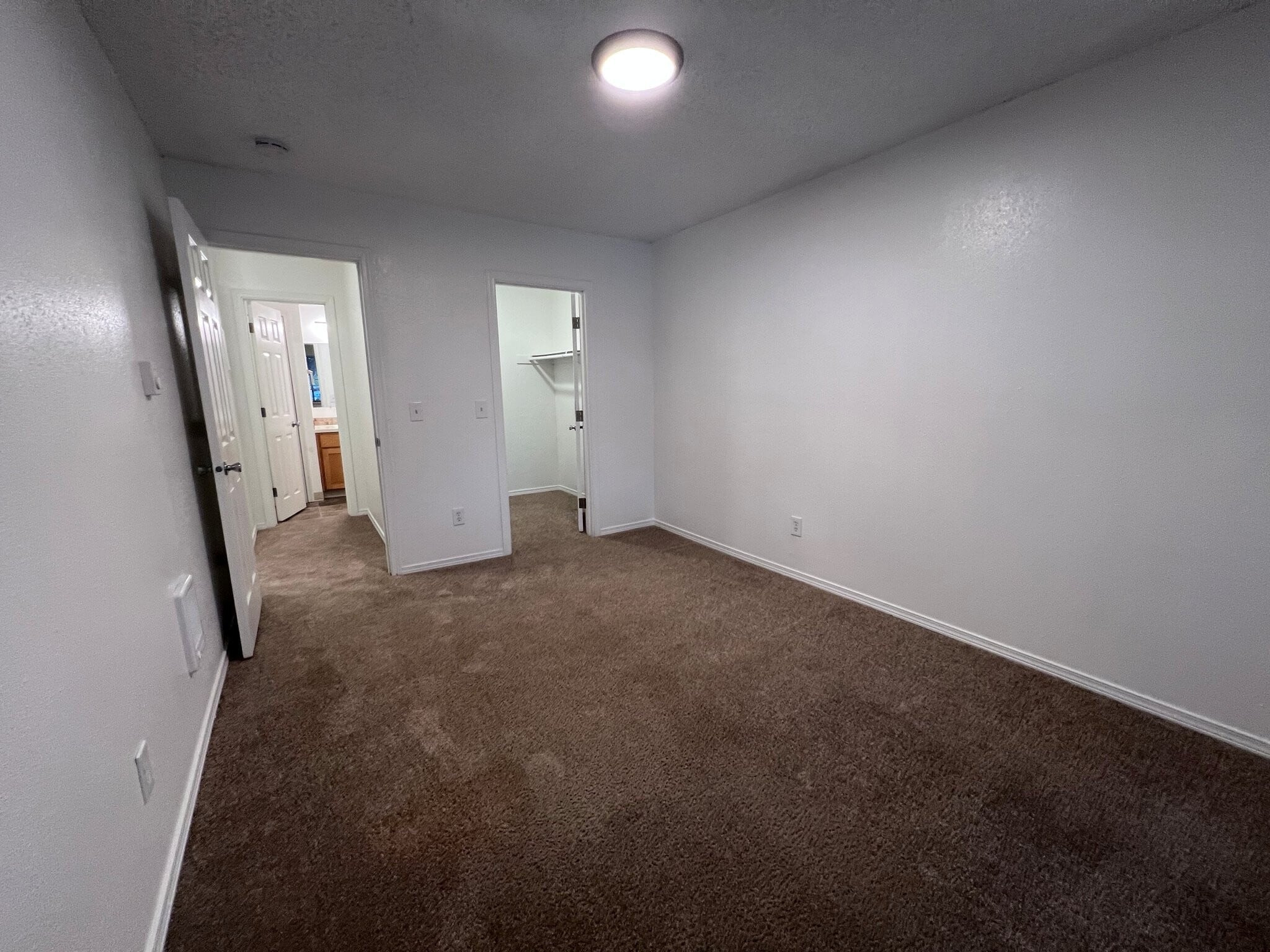 Building Photo - 17250 SW Heritage Ct