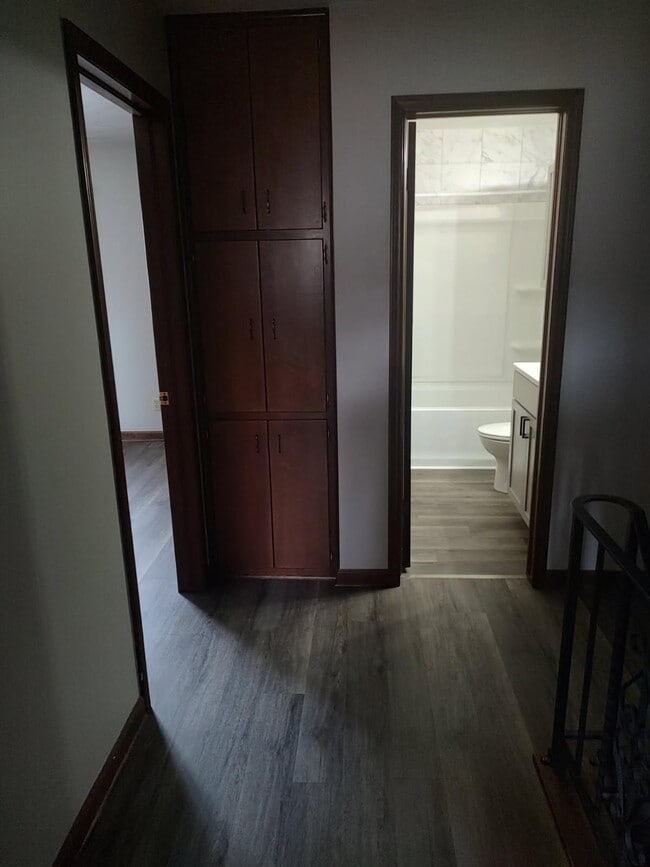 Building Photo - 1911 Glendale Rd