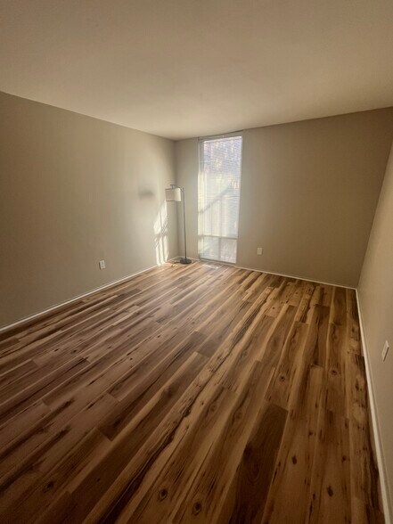 Building Photo - 6680 Chaffee Ct