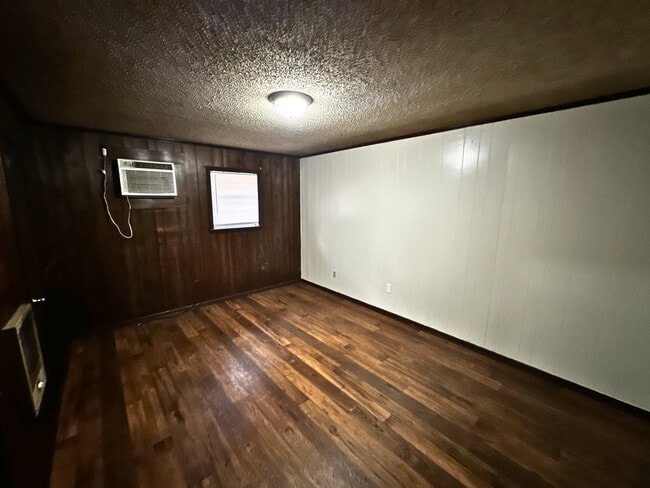 Building Photo - 42185 Deborah Dr