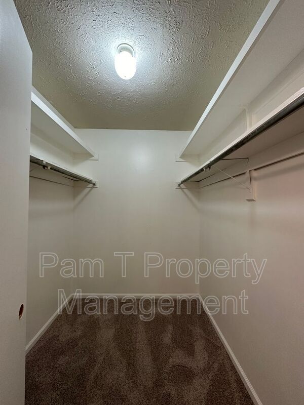 Building Photo - 110 Gunpowder Dr