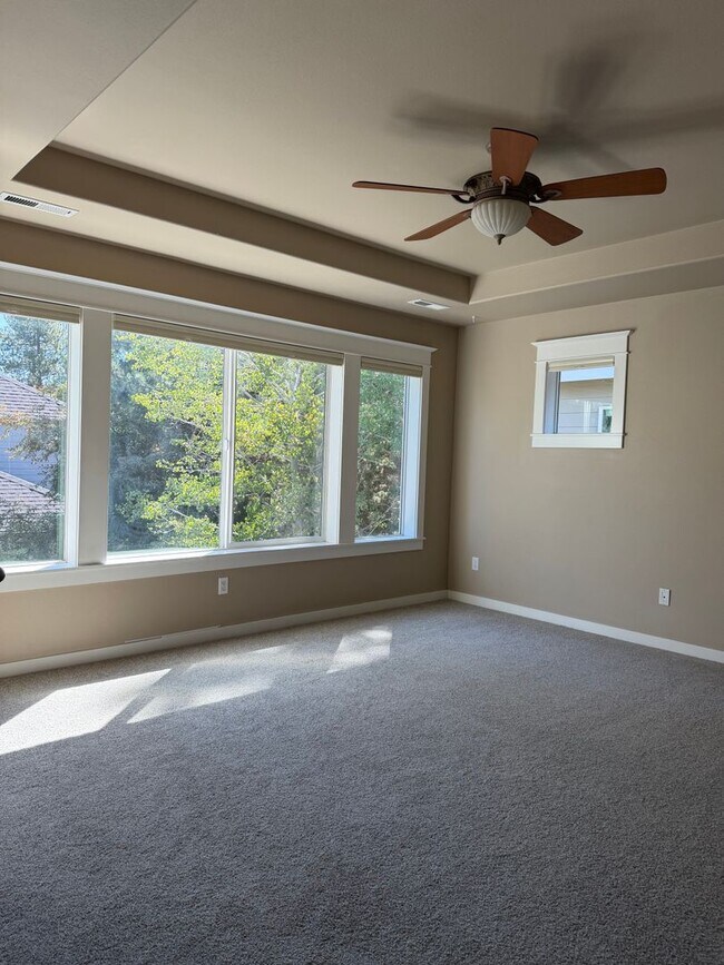 Building Photo - 61112 Snowbrush Dr