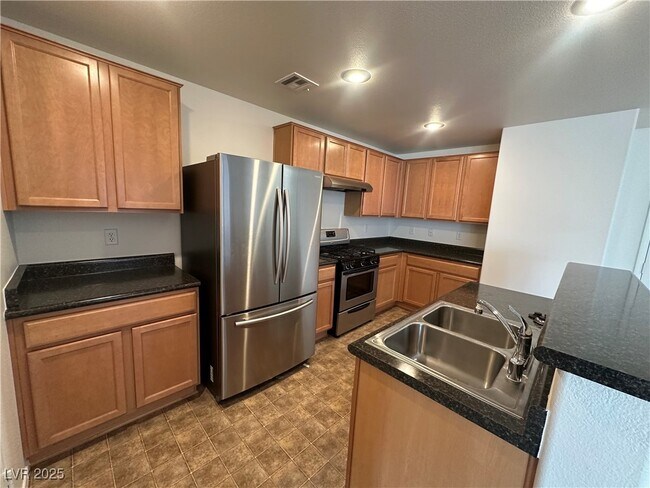 Building Photo - 10719 Azure Ocean Ave