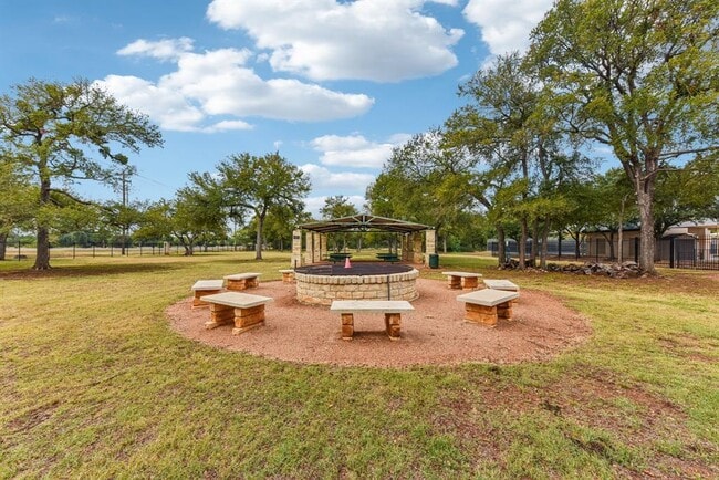 Building Photo - 3810 Newland Dr