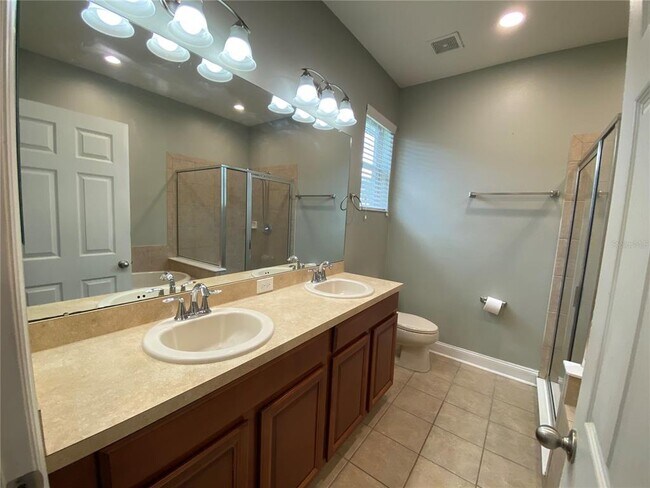 Building Photo - 17414 New Cross Cir