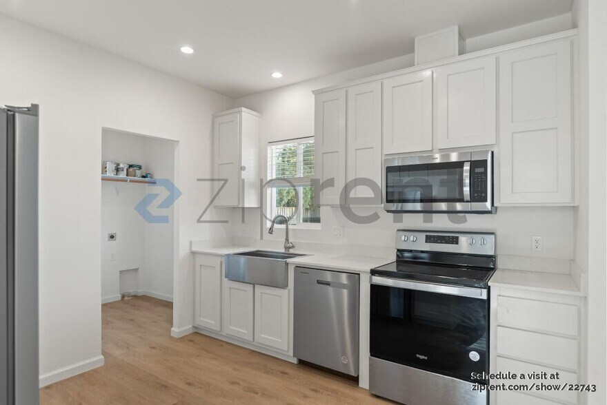 Building Photo - 1133 Lovell Ave