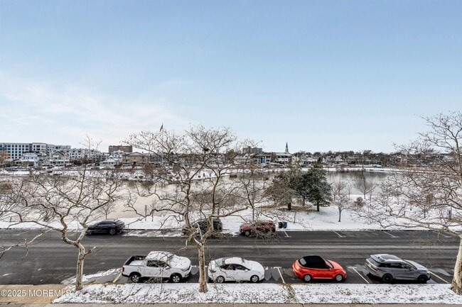 Building Photo - 321 Sunset Ave