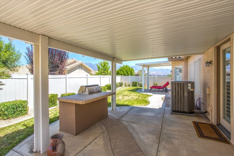Building Photo - 2141 Birdie Dr