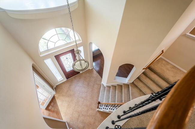 Building Photo - 25223 Hideaway Run Dr