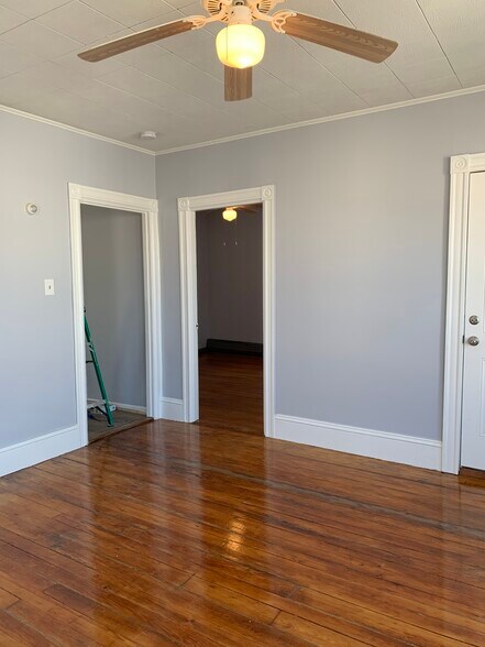 Living Room - 110 Capital St