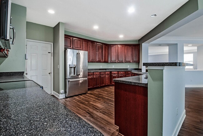 Building Photo - 27 Pin Oak Ln