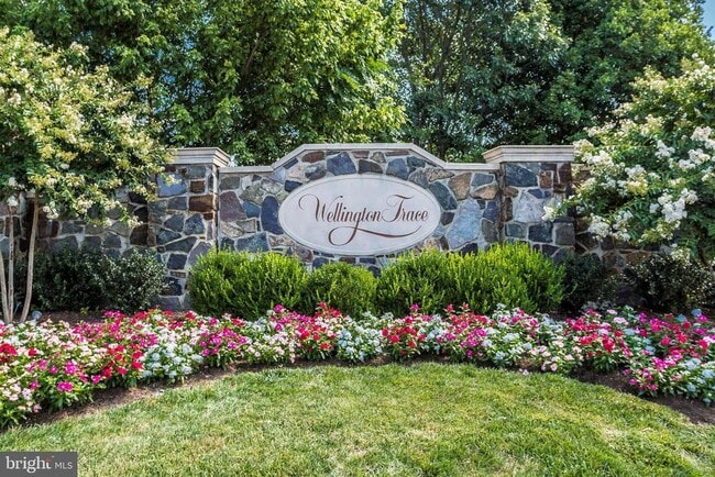 Building Photo - 4960 Clarendon Terrace